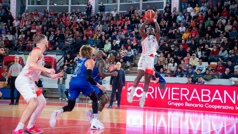 Un secondo tempo tutta sostanza per Simon Anumba (foto Morosetti)