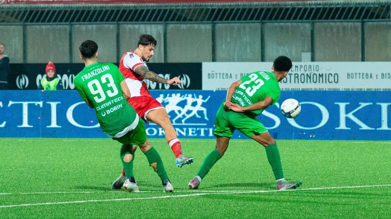 Marco Piccoli ha realizzato a Sestri Levante il suo primo gol in maglia biancorossa foto fabrizio morosetti