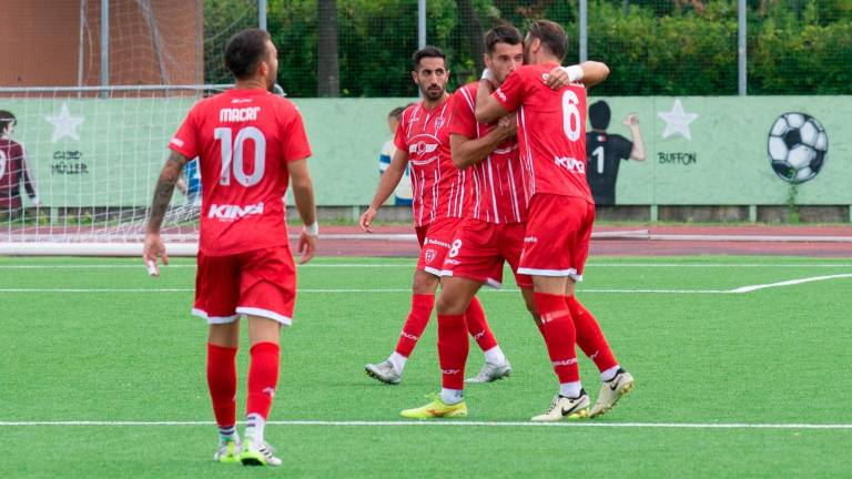 Un Forlì perfetto travolge lo Zenith Prato e va all’inseguimento del Tau Altopascio. Il Ravenna supera il Tuttocuoio con due rigori nel finale. Blitz dell’Imolese