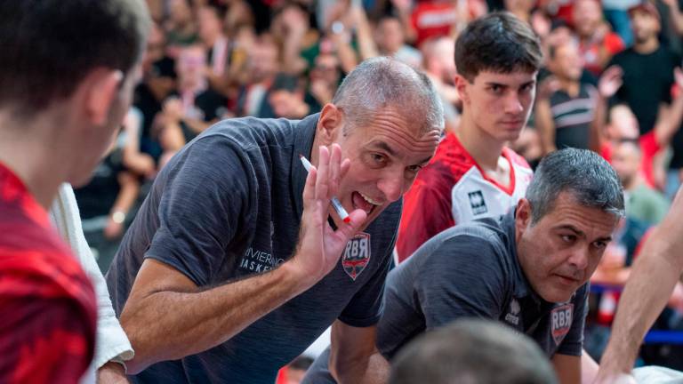 Un time-out del tecnico Sandro Dell’Agnello foto morosetti