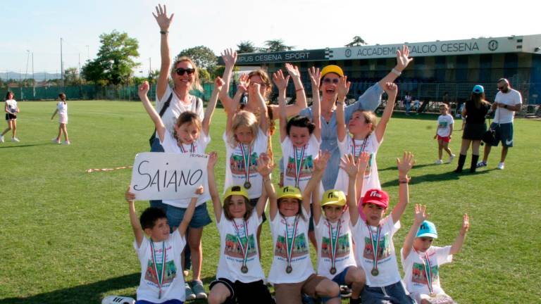 Educazione allo sport, centinaia di bambini a Martorano per il saggio finale di Panathlongiochiamo VIDEO GALLERY