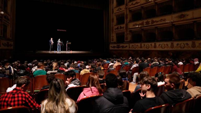 Cesena, teatro Bonci pieno di studenti nel nome di Arpad Weisz