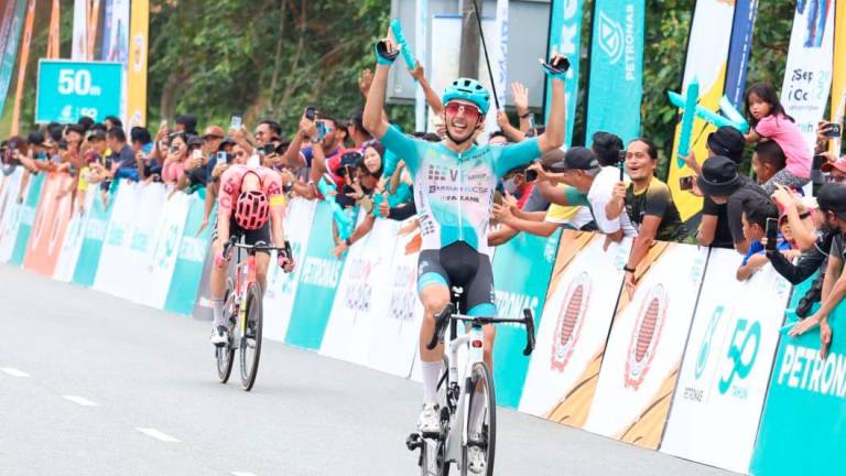 Ciclismo, fantastico Tarozzi: in Malesia la vittoria più importante della carriera