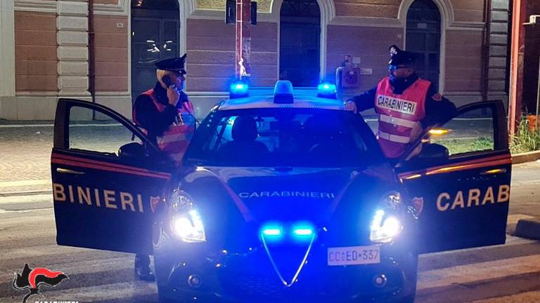 Cesena, ladro entra in casa e minaccia il proprietario con un coltello, scappa ma viene arrestato