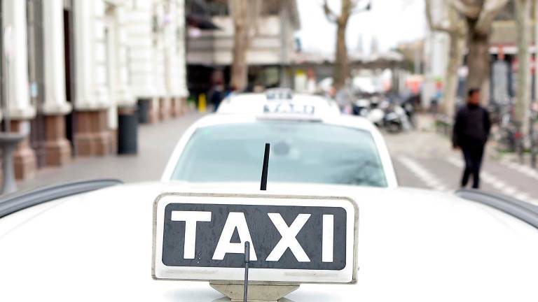 Rimini, taxi e nuove licenze: c’è tempo fino al 28 febbraio per le domande