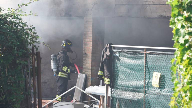 Misano. Incendio In Un Casolare, Chiusa La Statale Invasa Dal Fumo ...