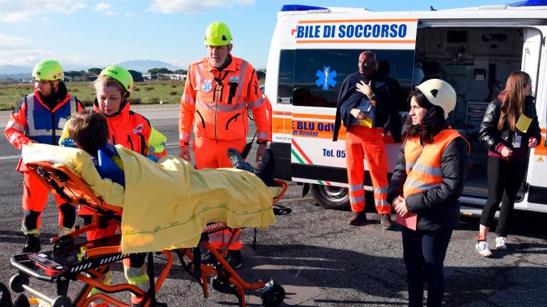 Rimini, simulazione di incidente aereo: maxi-esercitazione in aeroporto - Gallery