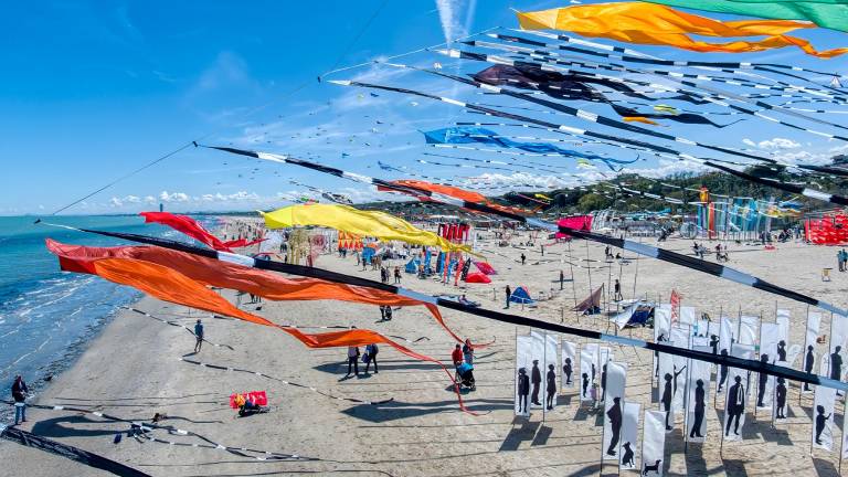 Cervia, il Festival degli aquiloni torna dal 19 aprile al 4 maggio VIDEO GALLERY