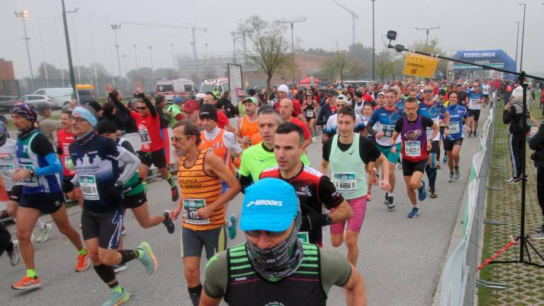 In migliaia alla Maratona di Ravenna Città d’Arte: una domenica di sport e divertimento VIDEO GALLERY