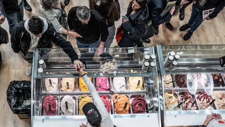 Il banco di una gelateria