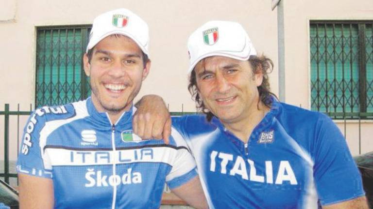 Da sinistra, Simone Baldini con Alex Zanardi