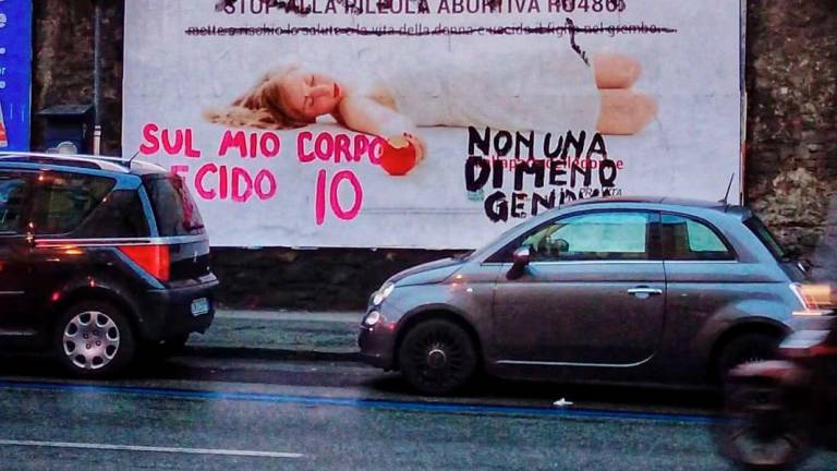 Rimini. Manifesti anti aborto, lo scontro legale va avanti