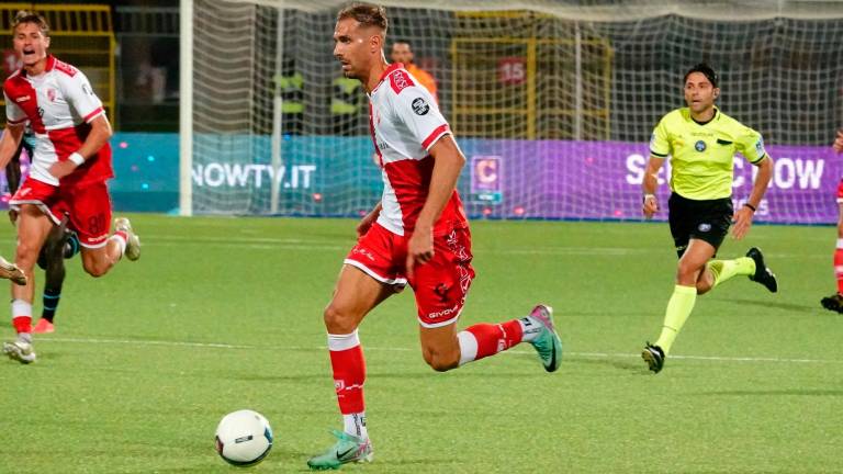 Iacopo Cernigoi ha cercato invano il gol contro l’Arezzo di Emanuele Troise (foto TOMMASO MOROSETTI)