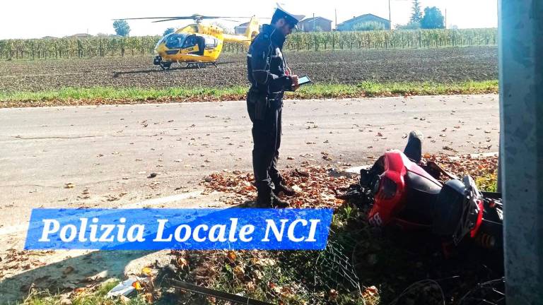 I rilievi della polizia locale sul luogo dell’incidente