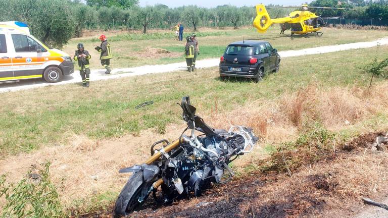 Terribile incidente a San Giovanni in Marignano: grave giovane motociclista VIDEO GALLERY