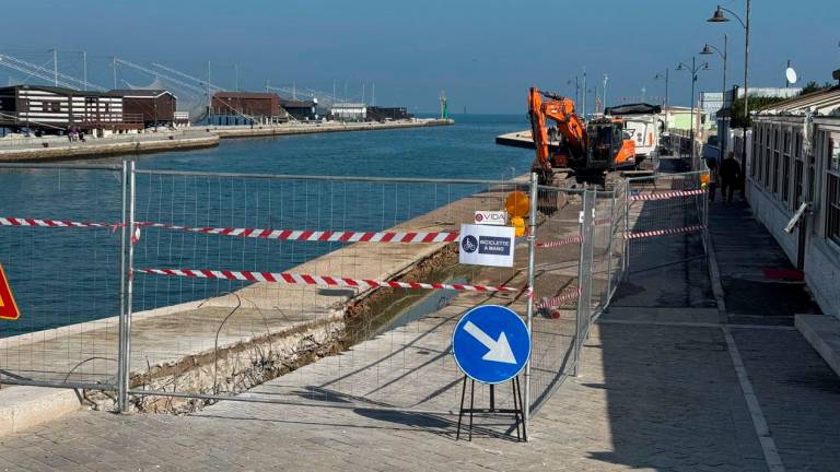 Cesenatico, lavori sul molo per curare le ferite del tempo e rinforzarlo