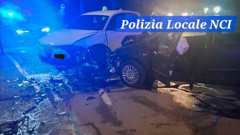 Incidente tra due auto nell’Imolese, illeso bimbo di due anni a bordo, ferita la mamma