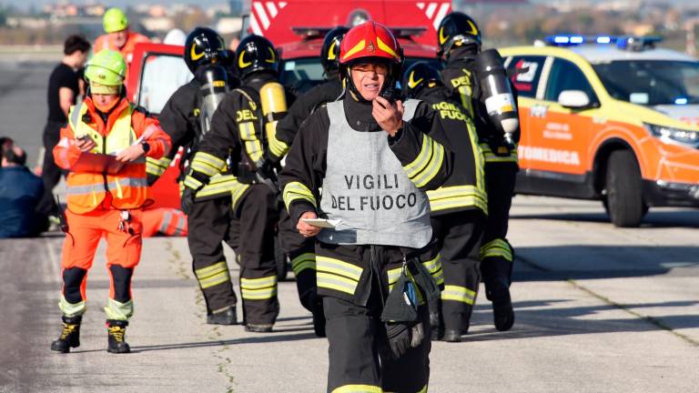 Rimini, simulazione di incidente aereo: maxi-esercitazione in aeroporto - Gallery