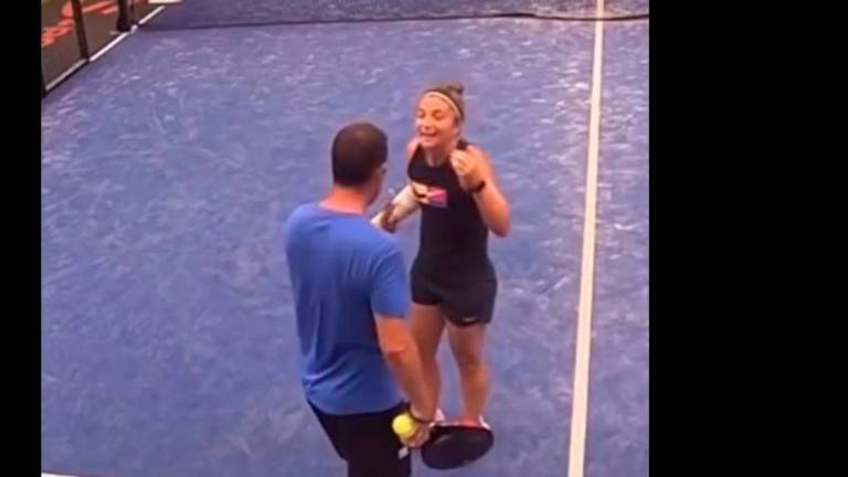 “Pensa se avessimo perso...” lo spassoso litigio di Sara Errani con il suo coach alla partita di padel VIDEO