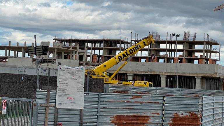 Cesena, lavori al Novello: ma è Petas che sta smontando le sue impalcature