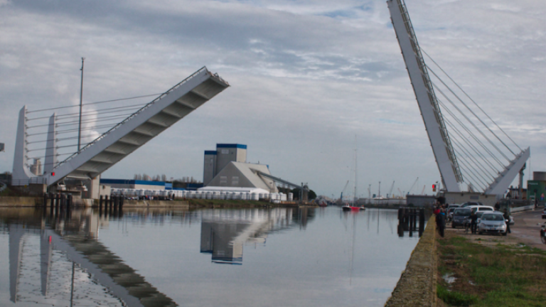 Ravenna, lavori al ponte mobile: Si farà di tutto per finire entro il 2 giugno