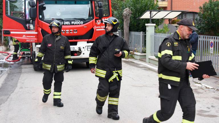 Vigili del fuoco in azione (foto di repertorio)