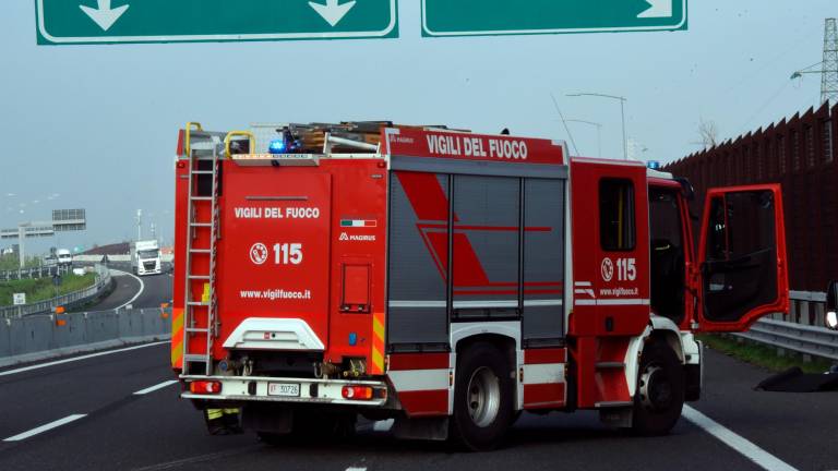 Rimini, incidente in A-14: coinvolte 6 auto e un camion, traffico in tilt sulla corsia Nord - Gallery