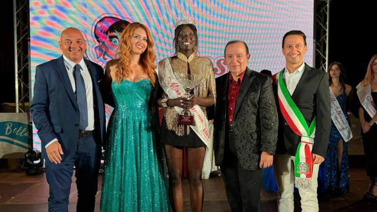 Bellaria, “non mi sono mai arresa”: la rivincita di Semou, eletta “Miss Mamma Italiana 2024”