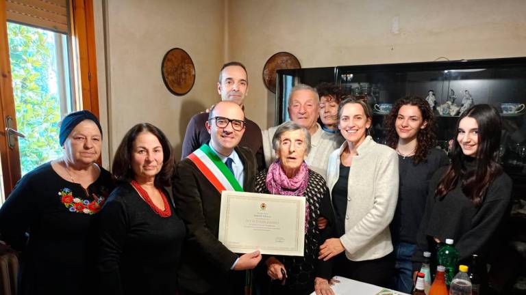 Forlì, “c’è festa per te”: i 100 anni della storica postina Liliana Gurioli