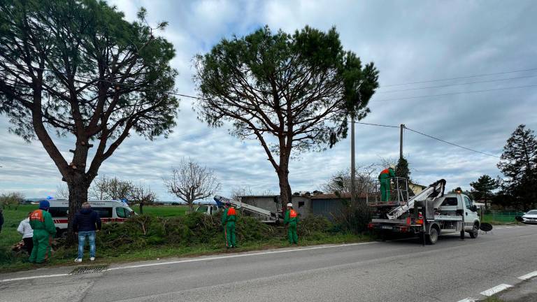 Migliorano le condizioni del 37enne di Cesena folgorato sul lavoro