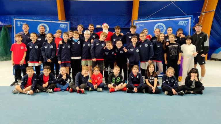 Foto di gruppo per i ragazzi e gli istruttori del Ct Massa Lombarda