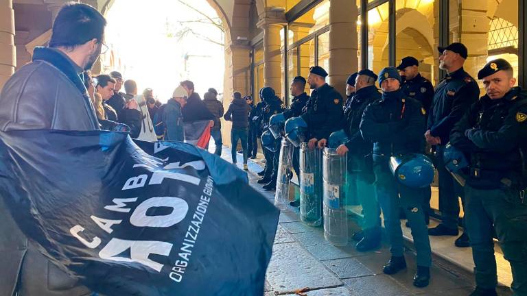 Forlì simulazione di una crisi mondiale: protesta anti Nato