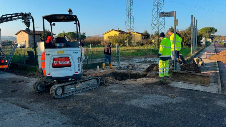 Cesena, problemi nell’erogazione dell’acqua: lavori Hera in corso a Ponte Pietra per individuare il problema - Gallery