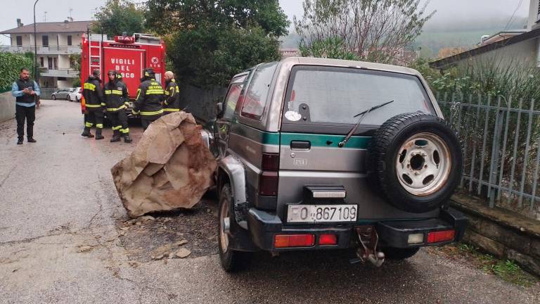 Macigno di 400 chili si stacca dalla montagna e piomba sulle case di San Piero in Bagno FOTOGALLERY