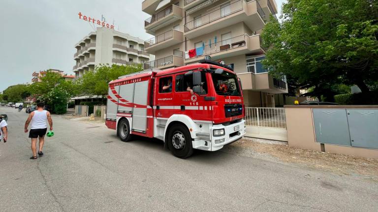 Cesenatico, tre incendi: all’interno di un albergo, in un appartamento a Valverde ed in una casa vacanze di Villamarina - VIDEO GALLERY