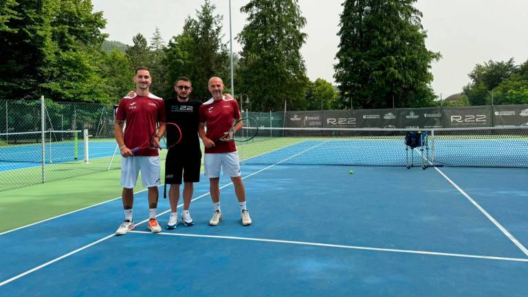 Da sinistra Gian Marco Ricci, responsabile Area Tennis e maestro, Federico Para, amministratore River22 e Mirko Locatelli, maestro di Tennis e istruttore di padel