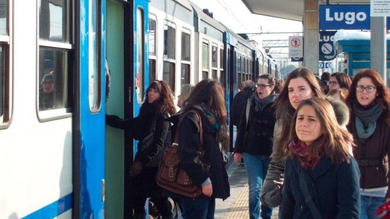 Treno Bologna-Ravenna e disagi, Europa Verde: “Ai pendolari un mese di abbonamento gratis”
