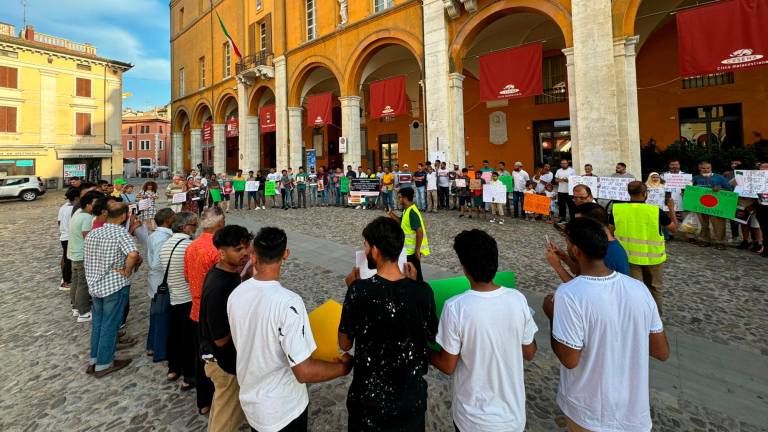 La manifestazione in piazza del Popolo