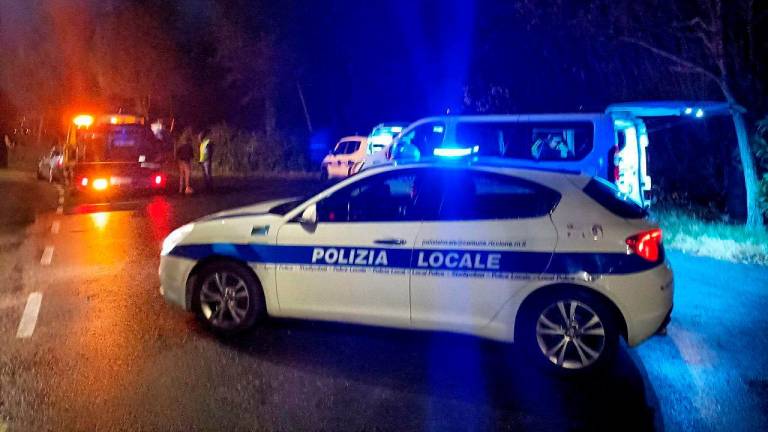 “Raccolgo fondi per una onlus benefica”: estorceva soldi a minorenni e persone fragili, la Polizia scopre il truffatore a Riccione