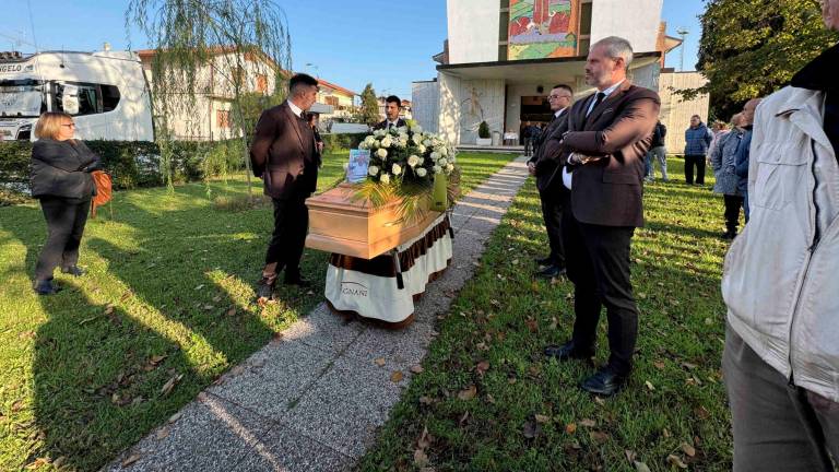 Cesena, l’addio a Marcello Moretti, scomparso nel sonno nel suo camion a Sansepolcro