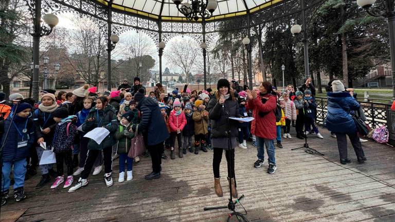 Una marcia per la pace come festa di Natale per le elementari di Villachiaviche