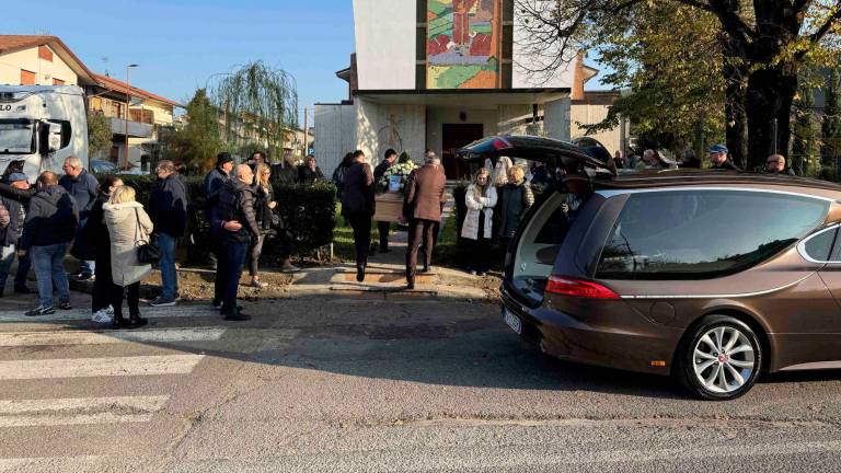 Cesena, l’addio a Marcello Moretti, scomparso nel sonno nel suo camion a Sansepolcro