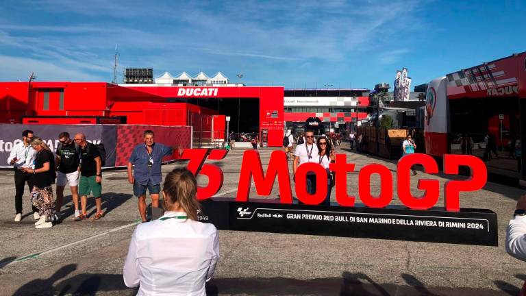 MotoGp, a Misano anche le guide turistiche per i visitatori in giro per il paddock VIDEO