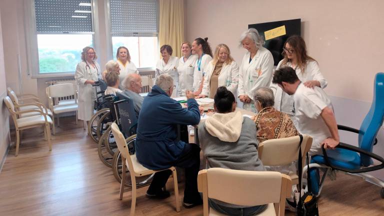 Cesena, all’ospedale l’arte diventa una terapia: via al progetto per Geriatria, Lungodegenza e Nefrologia