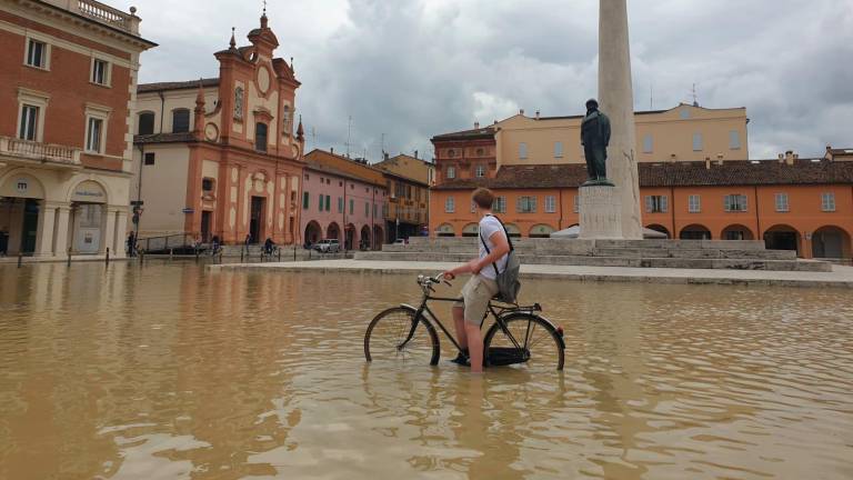 Il centro di Lugo nell’alluvione del 2023