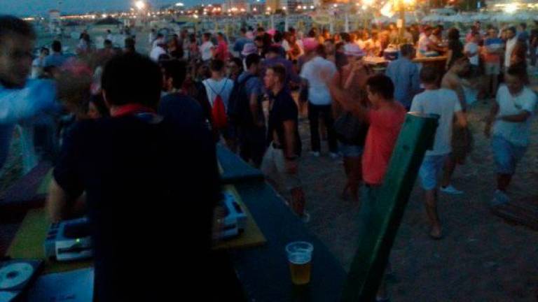 Un chiringuito in spiaggia foto d’archivio