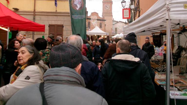 C’è la fiera del formaggio di fossa: nella domenica di Sogliano votano meno di due elettori su dieci