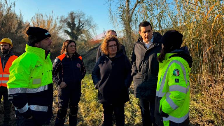 Un sopralluogo sul Montone della sottosegretaria Rontini e del presidente della Regione De Pascale (Blaco)