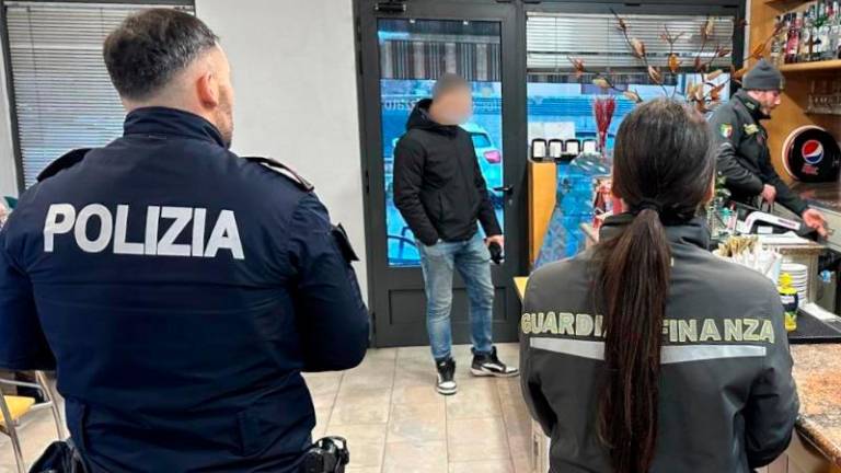 Massa Lombarda: spaccio di droga, arrestati mamma e figlio