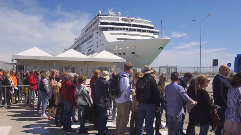 Turisti delle crociere a Marina di Ravenna